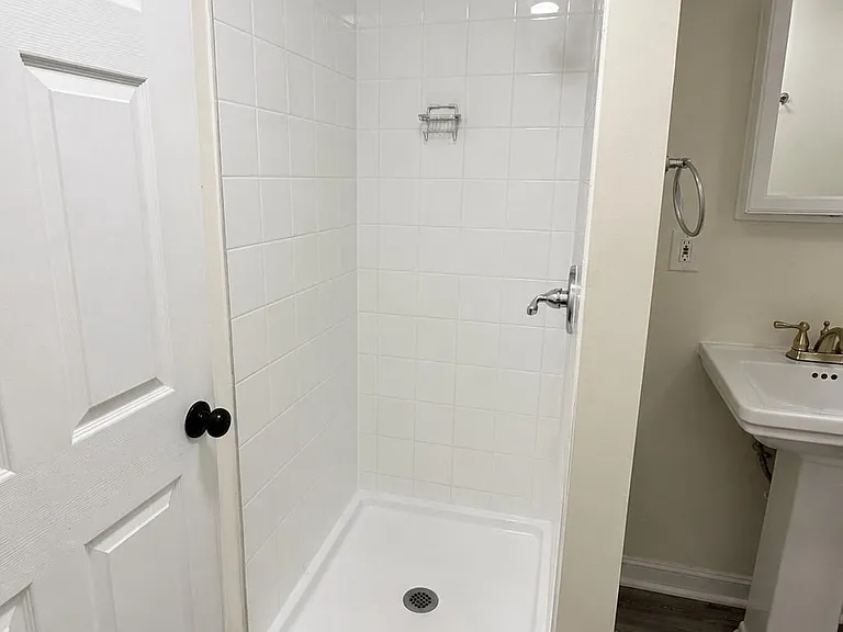 204 5th Ave SW — Photo 16