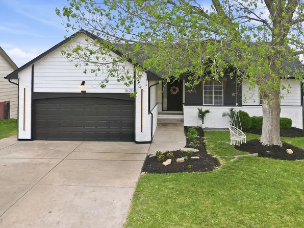 1620 E Winterset Cir, Goddard, KS 67052