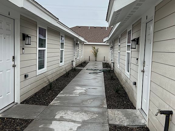2nd image of 2120 Southridge #B