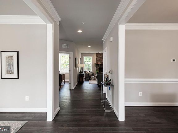 2nd image of 4468 Ilchester Rd