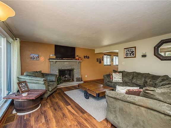 3rd image of 5183 Priscilla Dr