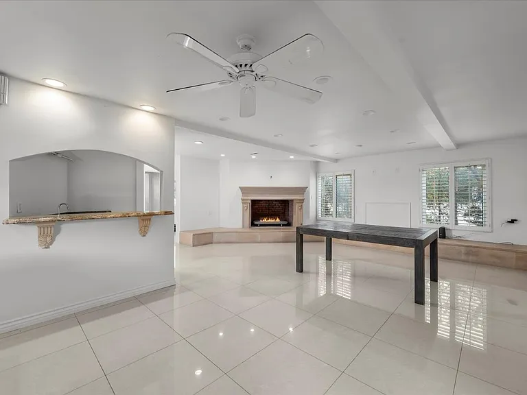2222 Pier Ave — Photo 48