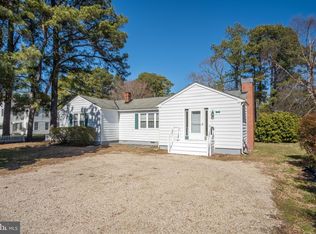 194 King Carter Dr, Irvington, VA 22480