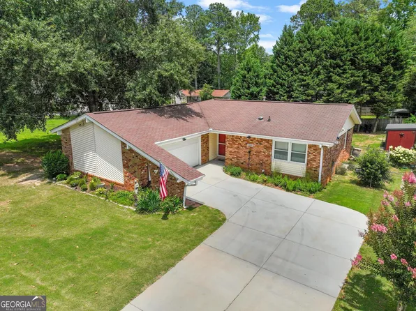 6068 Fairfield Dr, Morrow, GA 30260