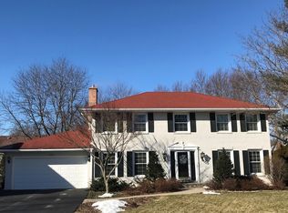 2054 Cromwell Dr, Wheaton, IL 60189