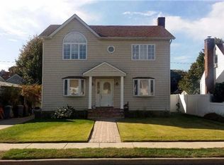 736 Lowell Rd, Uniondale, NY 11553