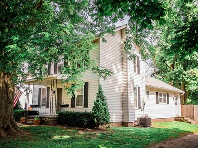 129 E High St, Mendon, IL, 62351