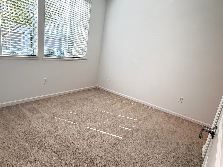 3931 Meridian St — Photo 3