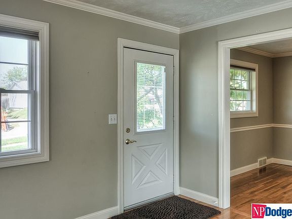 3rd image of 6053 Hillsdale Ave