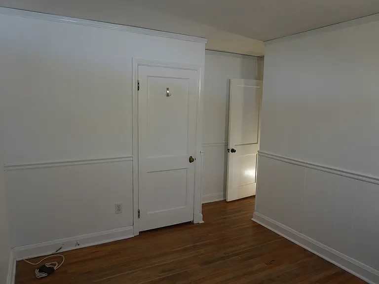 205 E Burke Ave — Photo 23