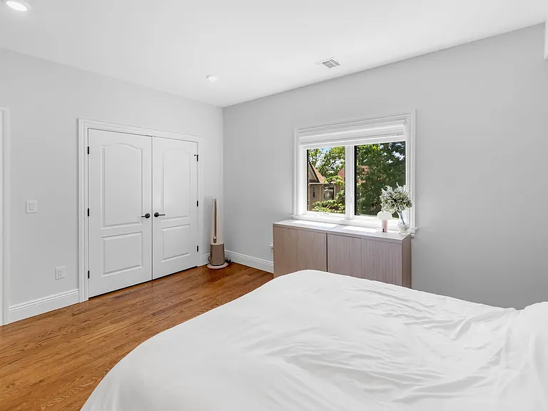 34 Lafayette Ave — Photo 27