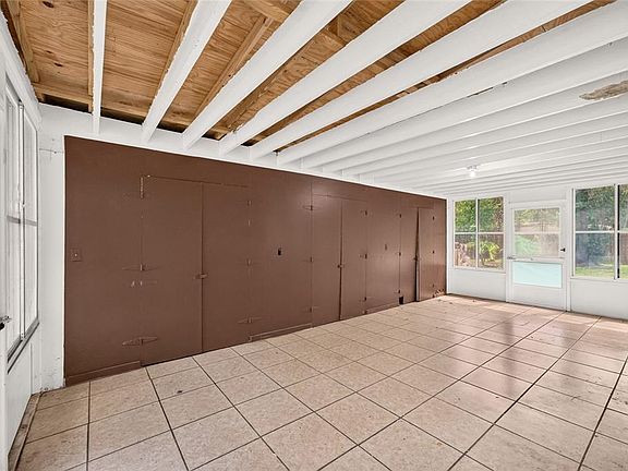 4th image of 2125 NE 6TH TERRACE