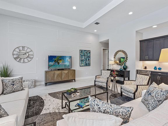 5th image of 3156 Capistrano Ln
