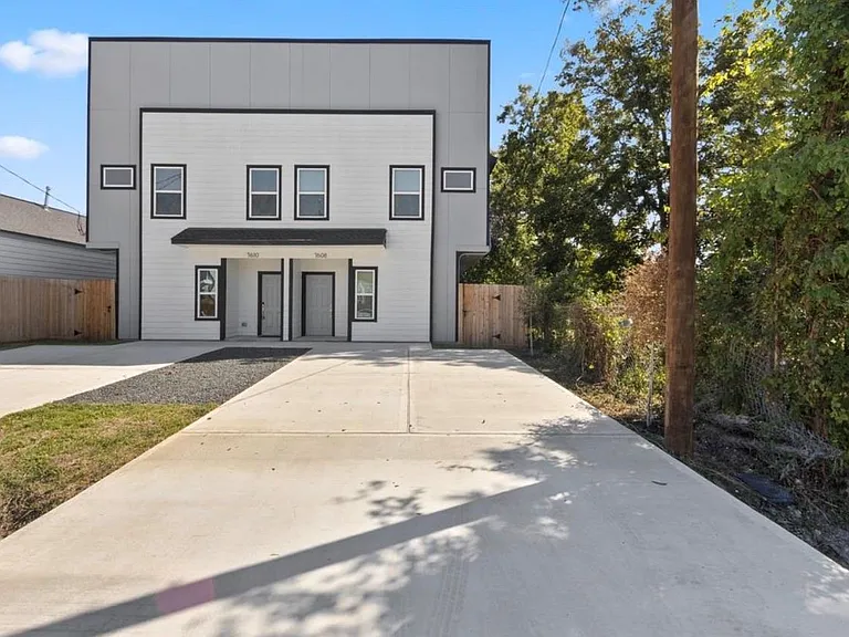 7608 Easter St — Photo 5