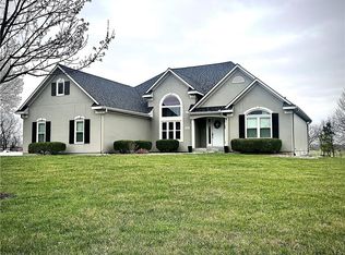 1602 SW Timberline Rd, Oak Grove, MO 64075