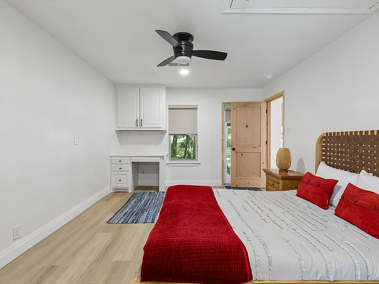1212 W Murphy Rd — Photo 13