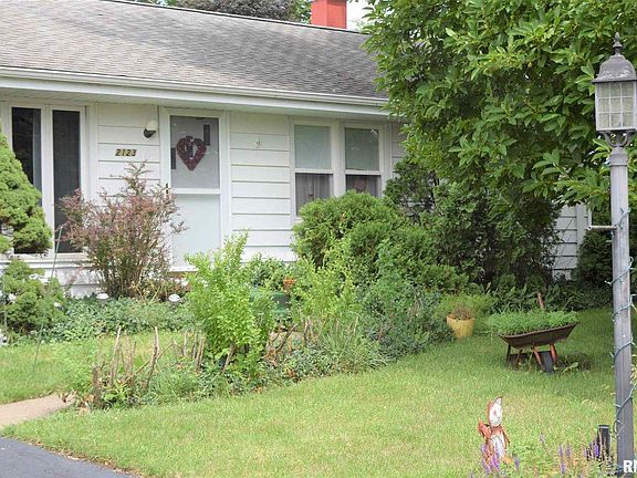 3rd image of 2123 W Cindy Ln