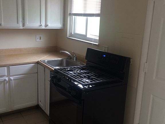 3rd image of 4672 Country Ln APT 7