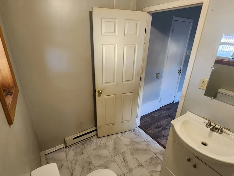 243 E Broad St — Photo 12