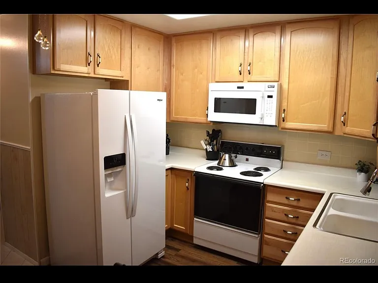 350 S Clinton St #11D — Photo 8