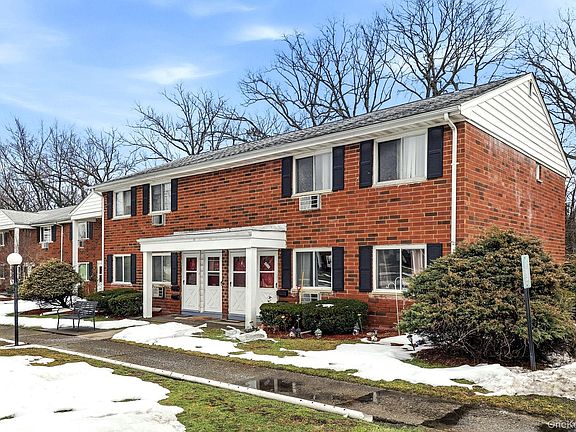 3rd image of 57 Manor Drive #57
