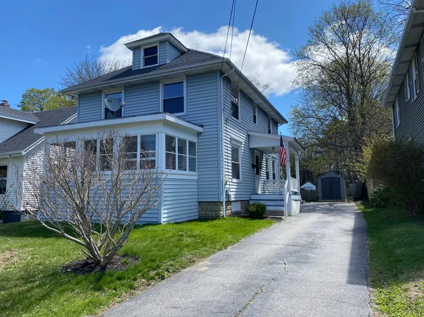 32 Kenilworth St, Portland, ME 04102