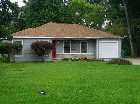 2nd image of 112 N Holly Dr