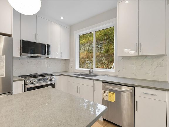 5th image of 996 Citation Rd