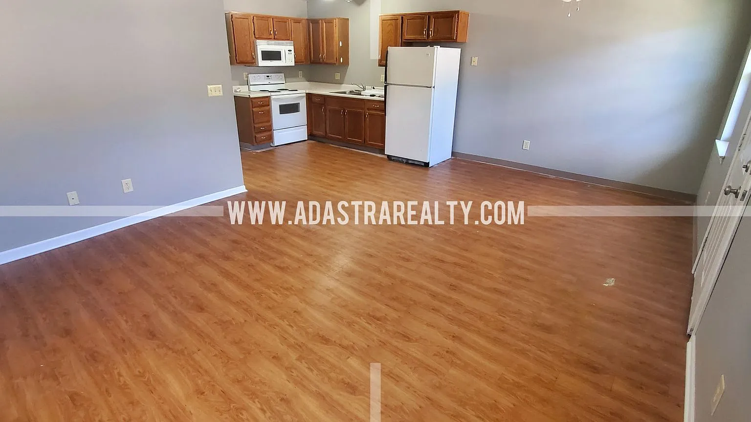 Beautiful 2 Bedroom/2 Bath In Raymore-Available In September!! — Photo 4