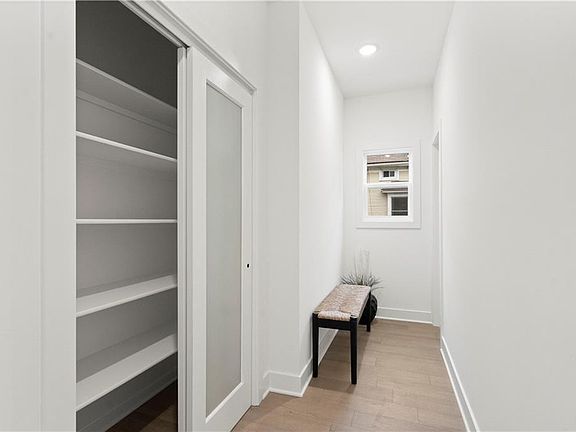 4th image of 4526 Forest Ave