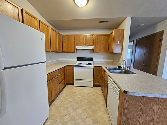 3rd image of 961-981 W Emmons St #96107