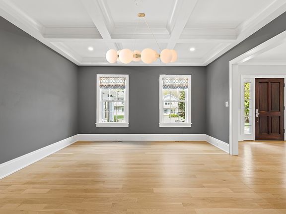 5th image of 25 Hunt Pl