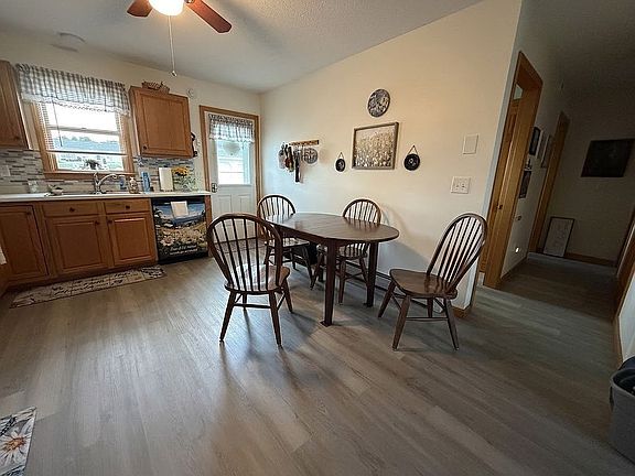 5th image of 57 Meadow View Ln