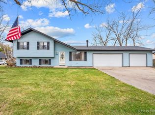 1069 Golf Course Rd, Crystal Lake, IL 60014