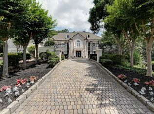 775 Riley Pl, Sandy Springs, GA 30327