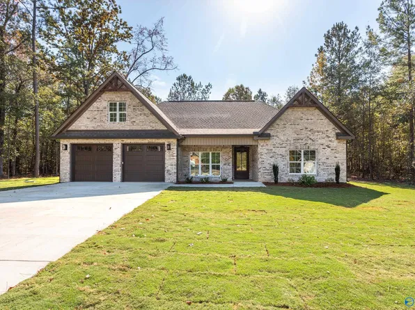 235 Indian Lake Dr, Rainbow City, AL 35906