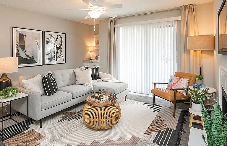 Residences at Glenview Reserve Apartment Homes — Photo 10