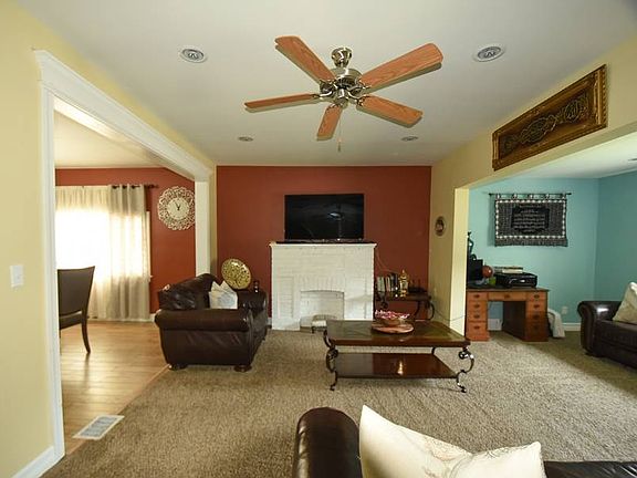 2nd image of 104 Virgil Ave