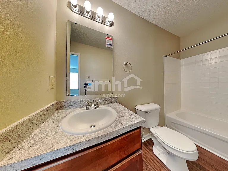 106 Frostwood Ln — Photo 10