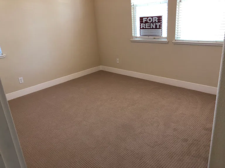1914 Balsam Ct — Photo 39