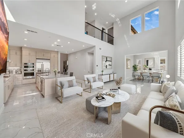 220 Amber Oak, Lake Forest, CA 92630