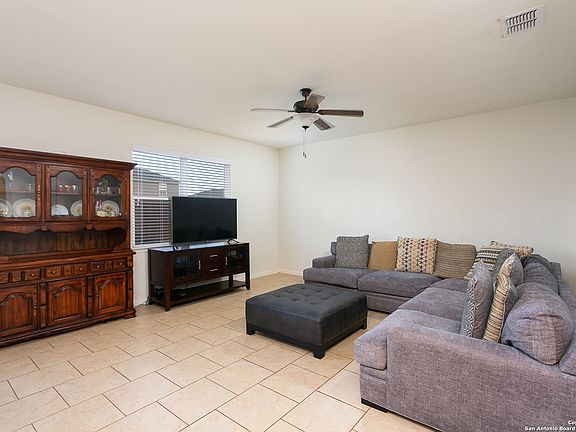 5th image of 7710 Watersedge Cove