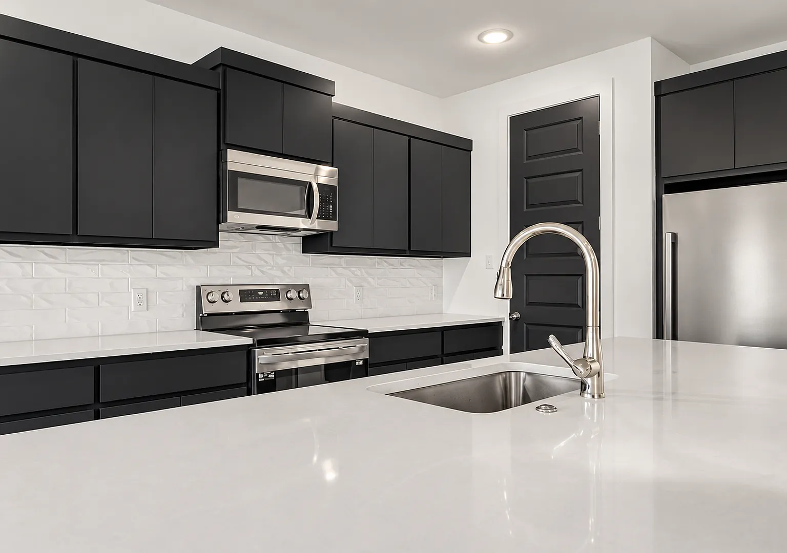 Luxury 4 Bedroom in South College Station — Photo 4
