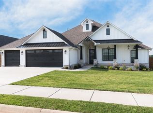 1909 Crump St, Pea Ridge, AR 72751