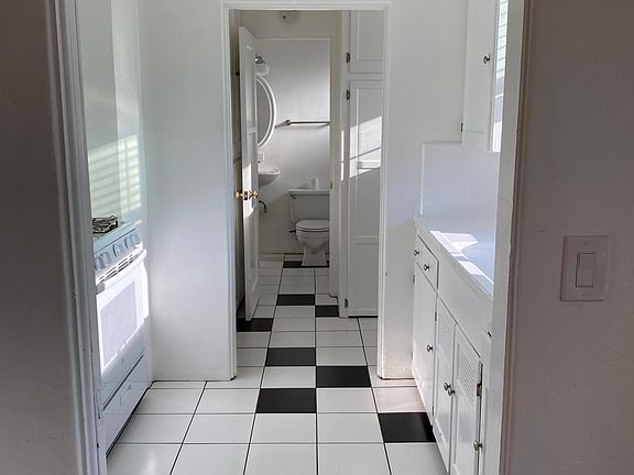 4th image of 4678 Boundary St