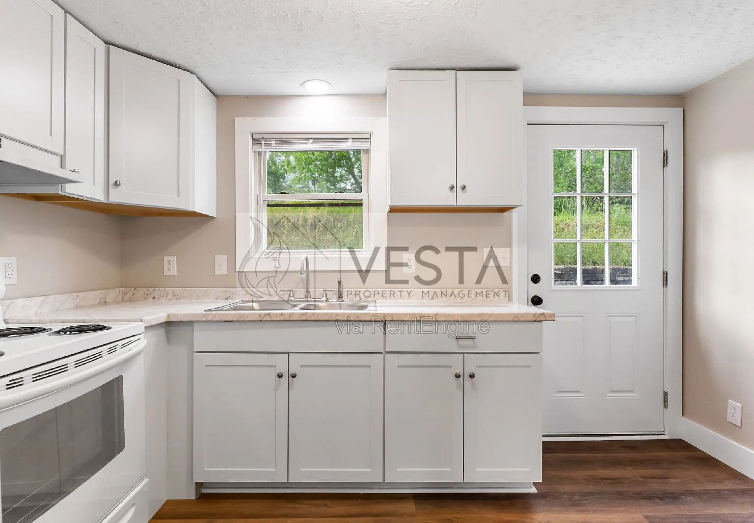 2 bed, 1.0 bath, 664 sqft, $1,300 — Photo 4