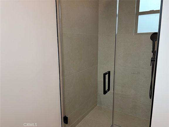 5th image of 19214 Calvert St