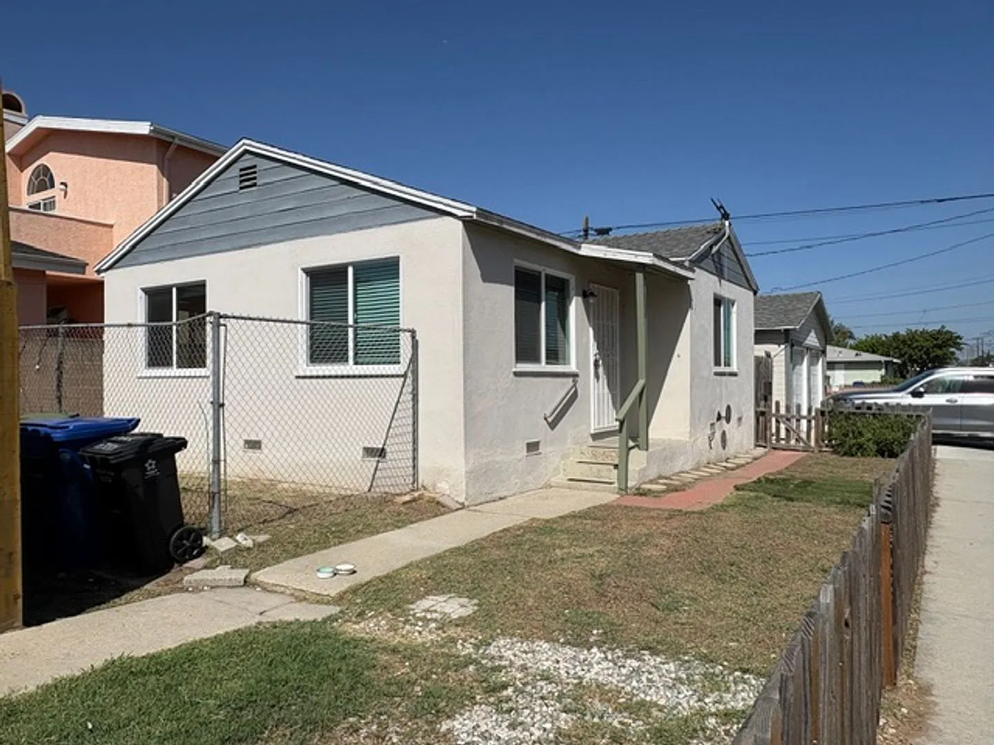 S. Lawndale Newly Remodeled 1 Bdrm House For Lease! — Photo 2