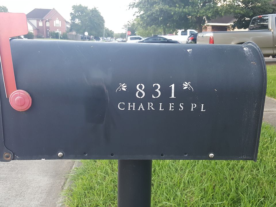 831 Charles Place
