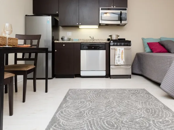 839 Diversey, 839 W Diversey Pkwy, Chicago, IL 60614